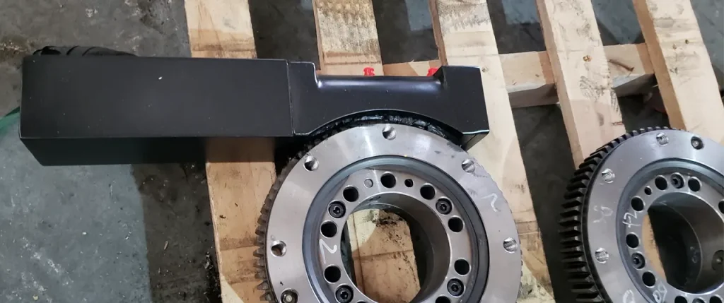 Slew drive for solar tracker