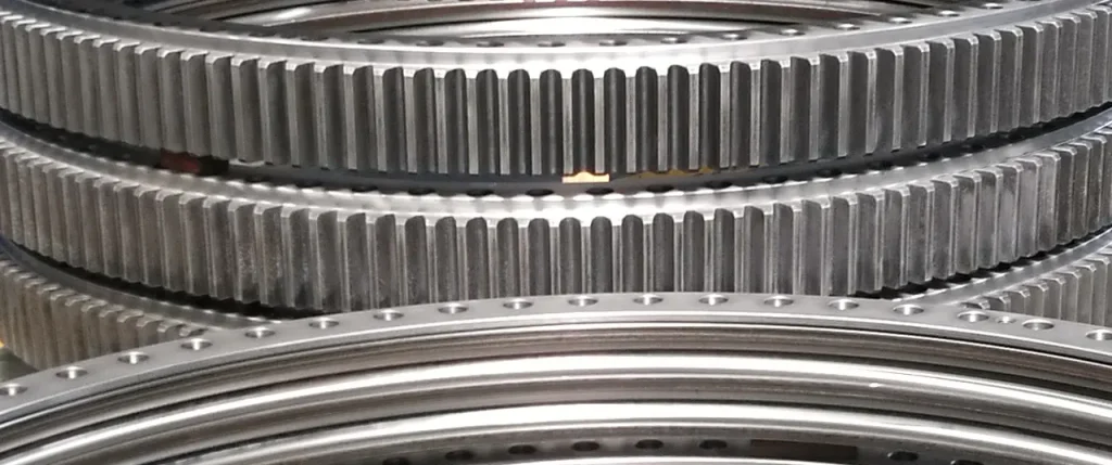 Slewing ring bearing with external gear