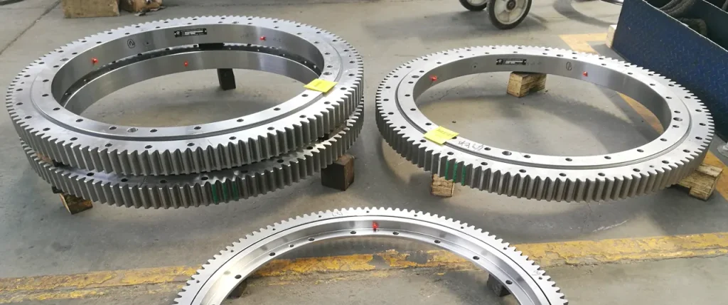 Slewing Bearings vs. Traditional Bearings: Key Differences